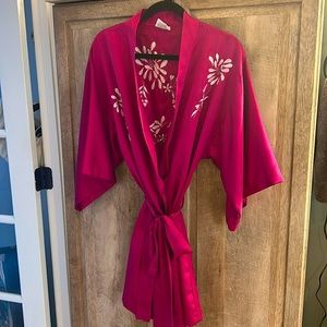 BOGO Elyse roomy small vintage poly robe kimono raspberry pink floral embr boho